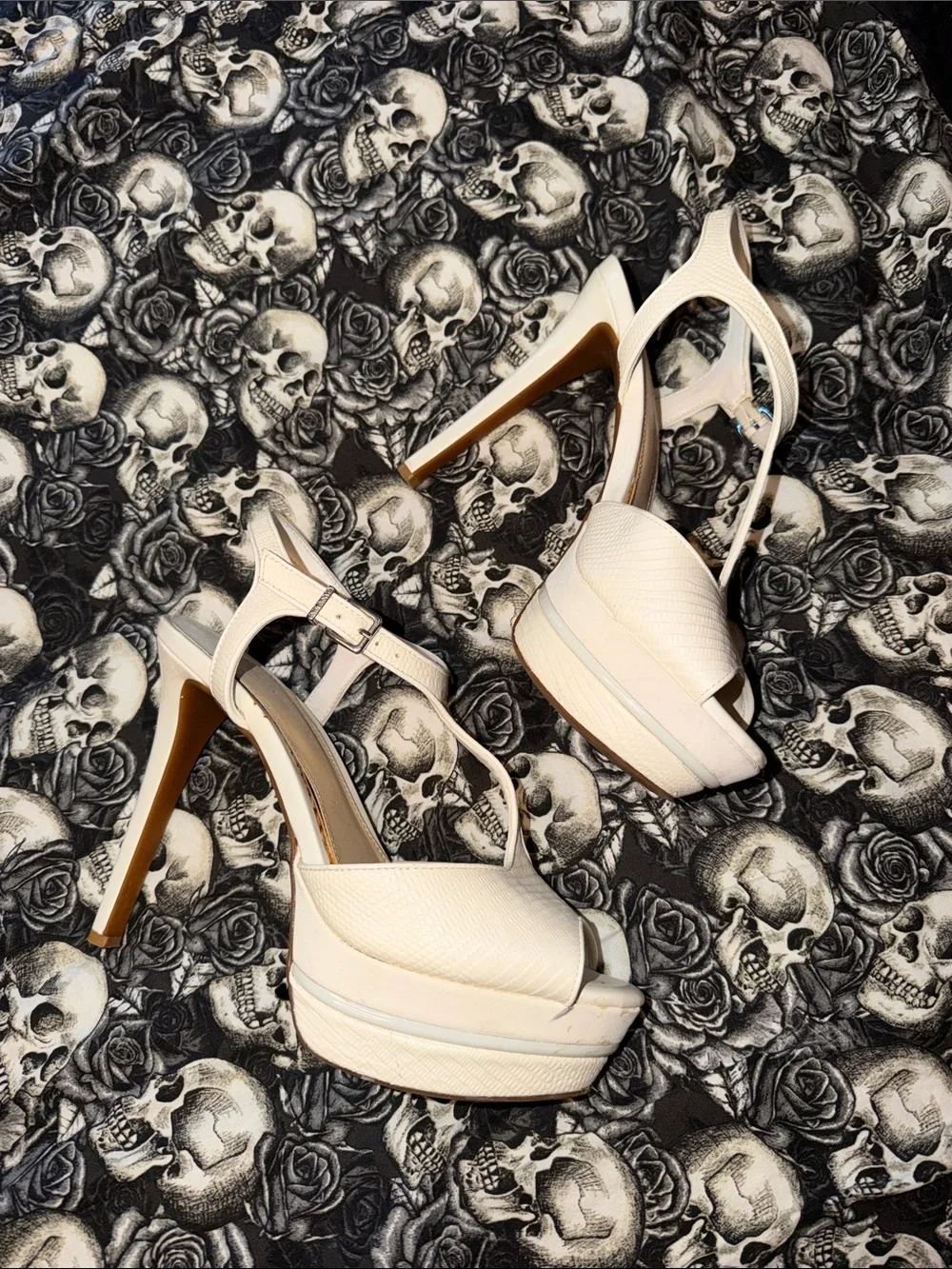 Gianni Bini elegant cream
